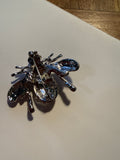 Bee pin