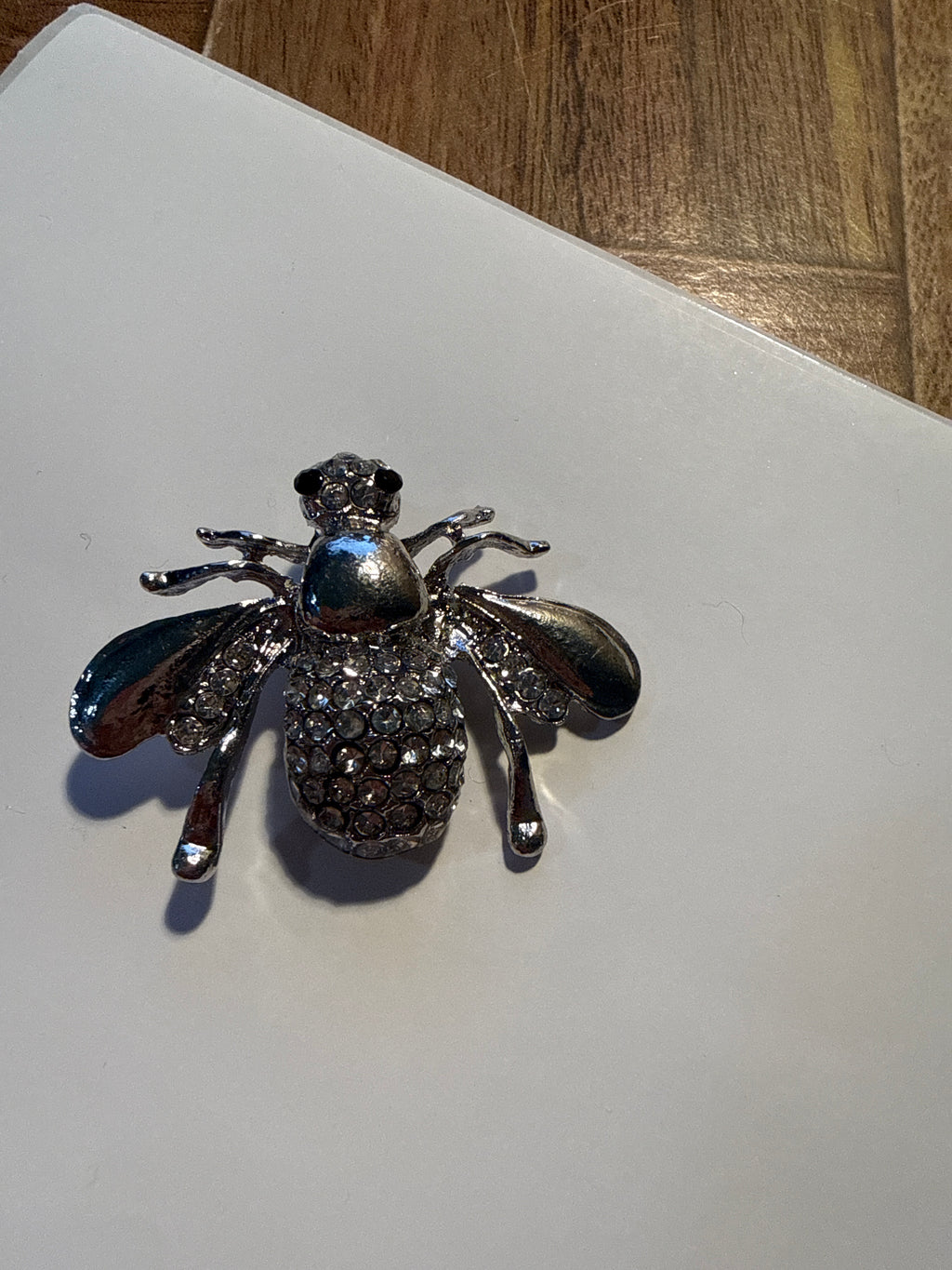 Bee pin