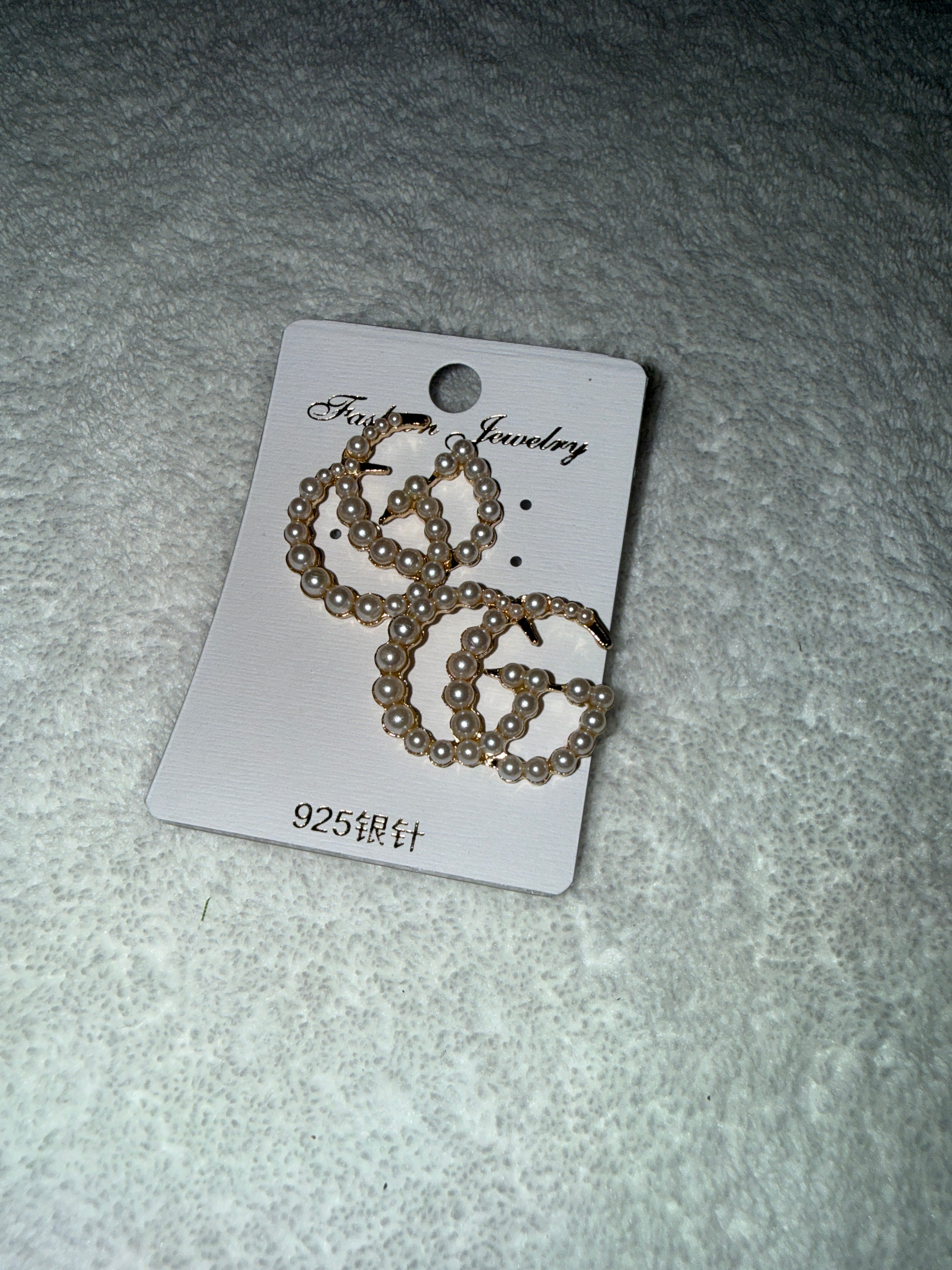 GG pearl stud earrings