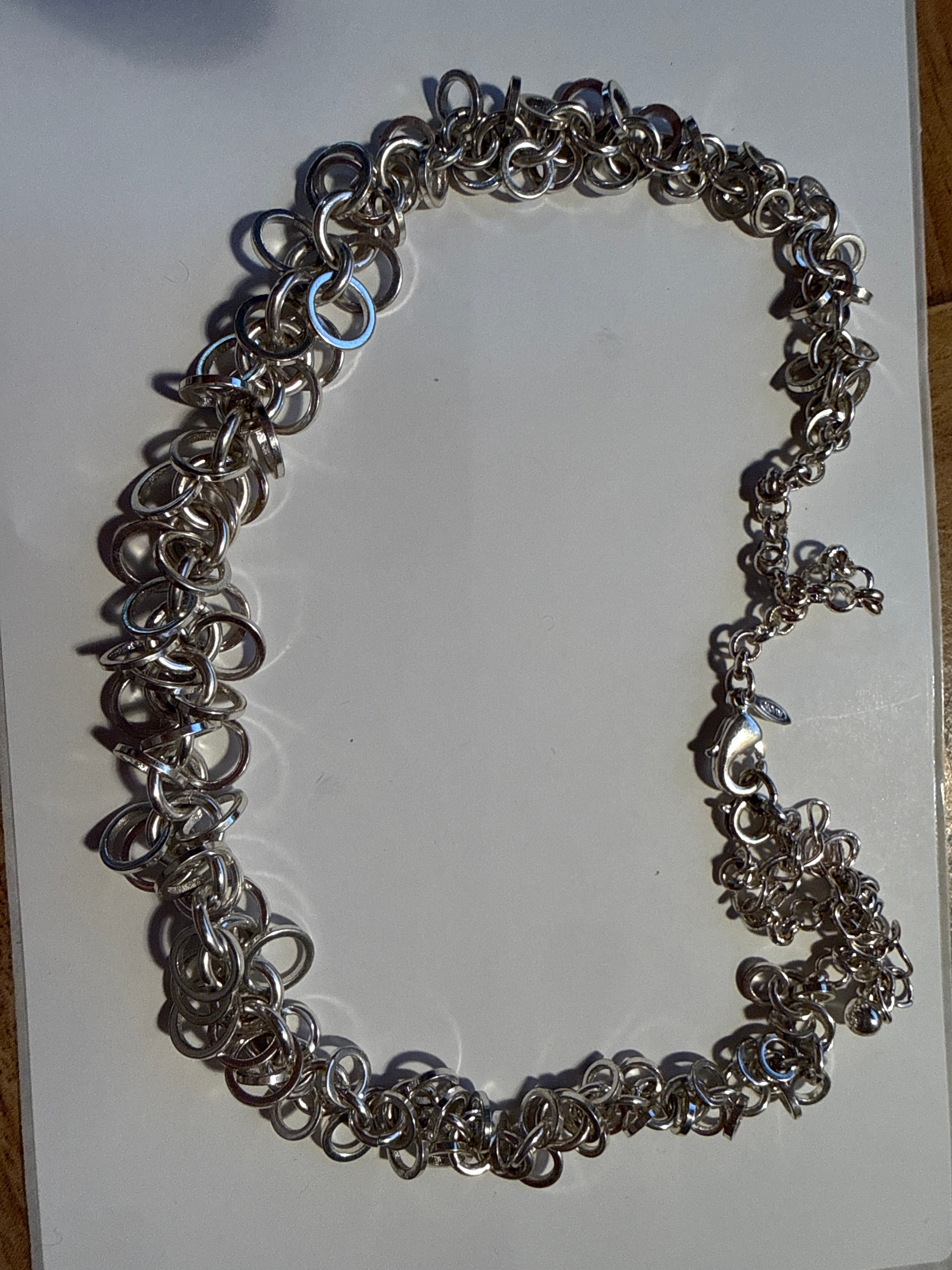 Loop necklace