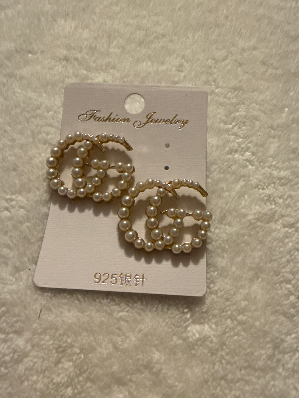 GG pearl stud earrings